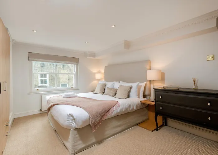 Spacious, Calm One Bedroom